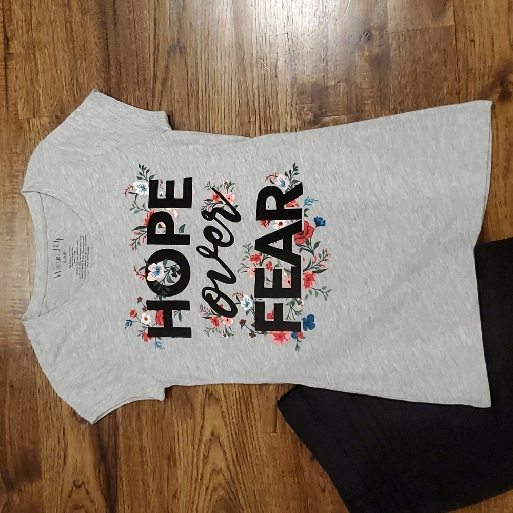 Womens Hope over Fear print short sleeve tshirt size S